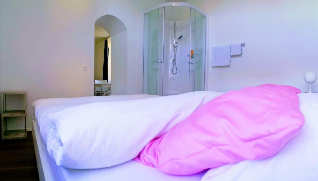 Rooms-Zimmer Neuhausen Am Rheinfall Exterior photo